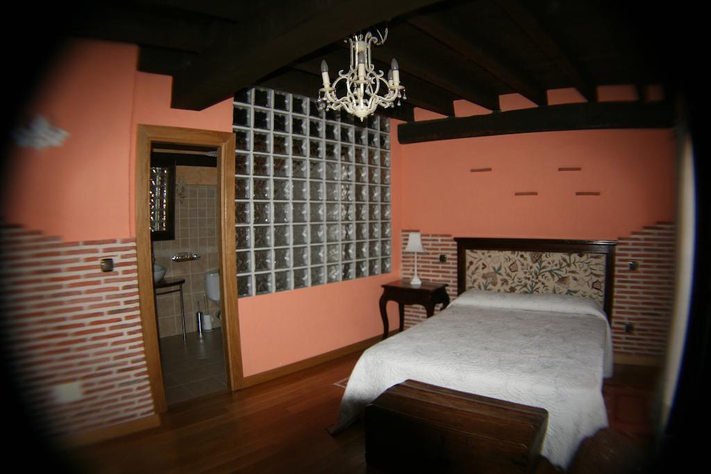 Maison d'hôtes La Sinagoga à Penaranda de Duero Chambre photo